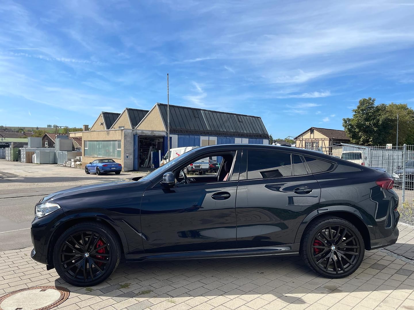 BMW X6, schräg von hinten
