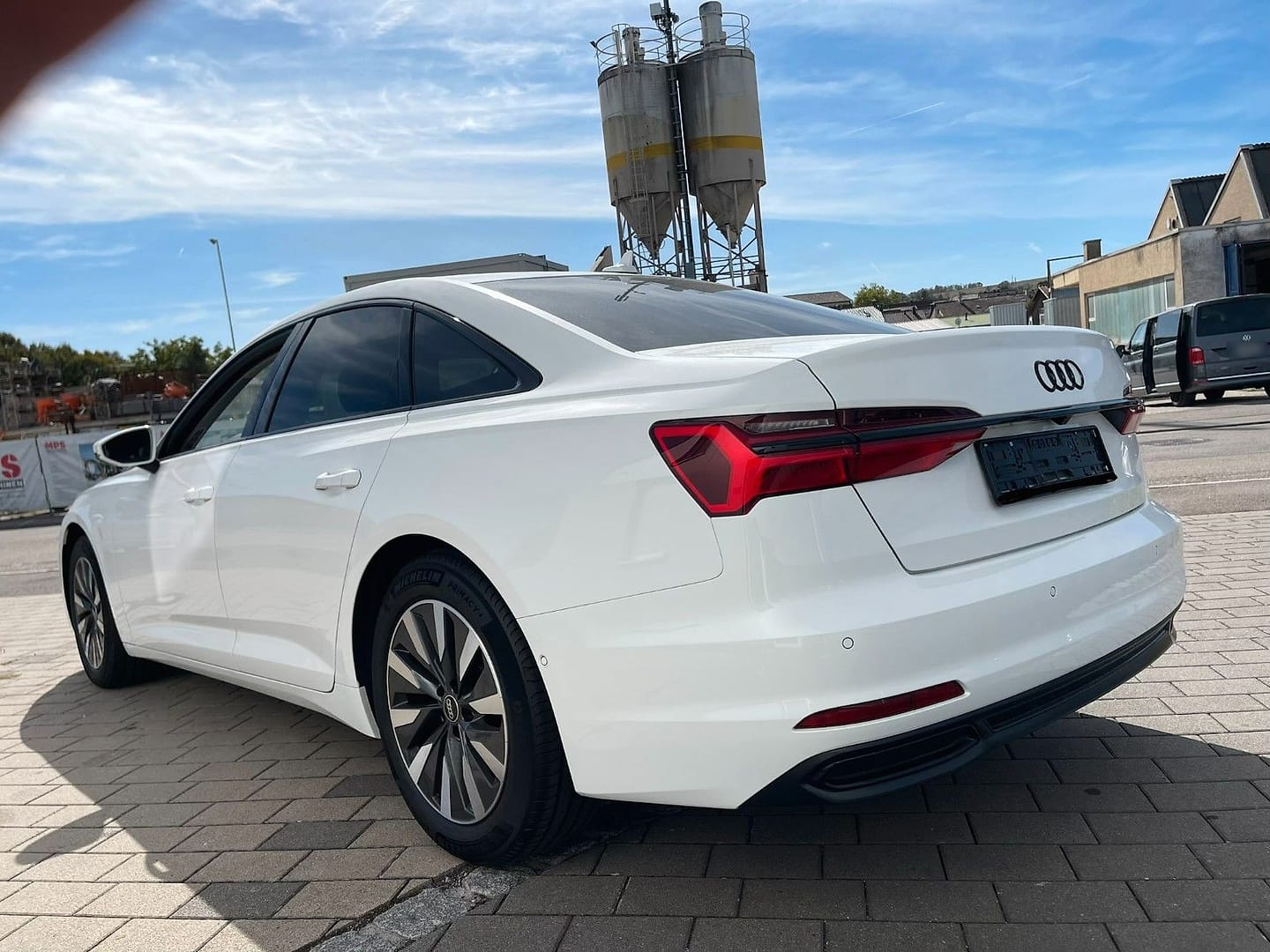 Audi A6 Lim. 40 TDI quattro basis, schräg von hinten