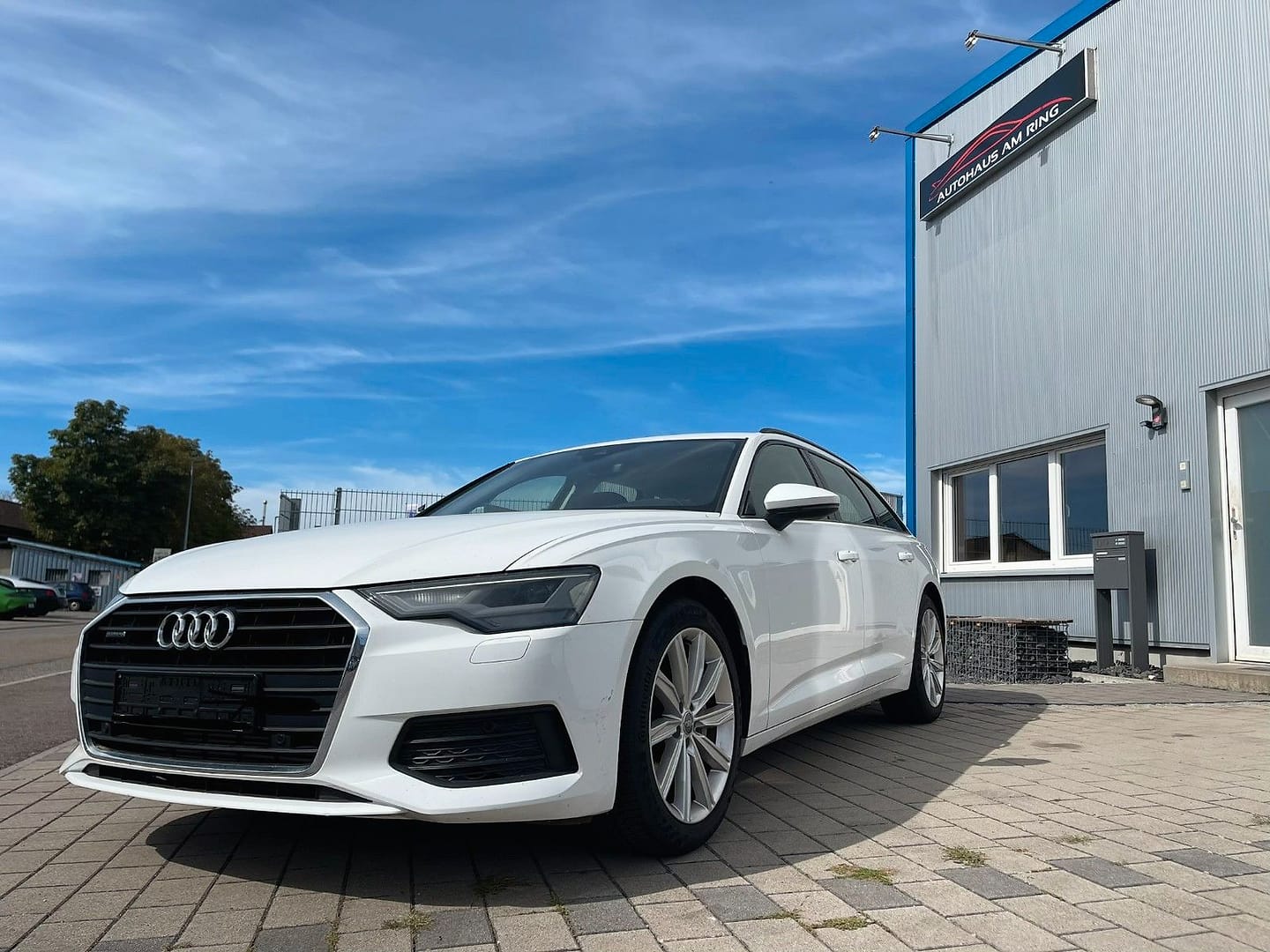 Audi A6 Avant 45 TDI quattro sport, schräg von vorn