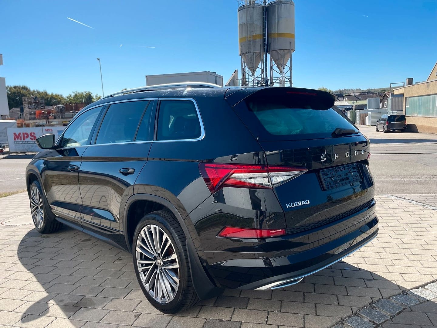 Skoda Kodiaq L&K 4x4 7 Sitzer, schräg von hinten