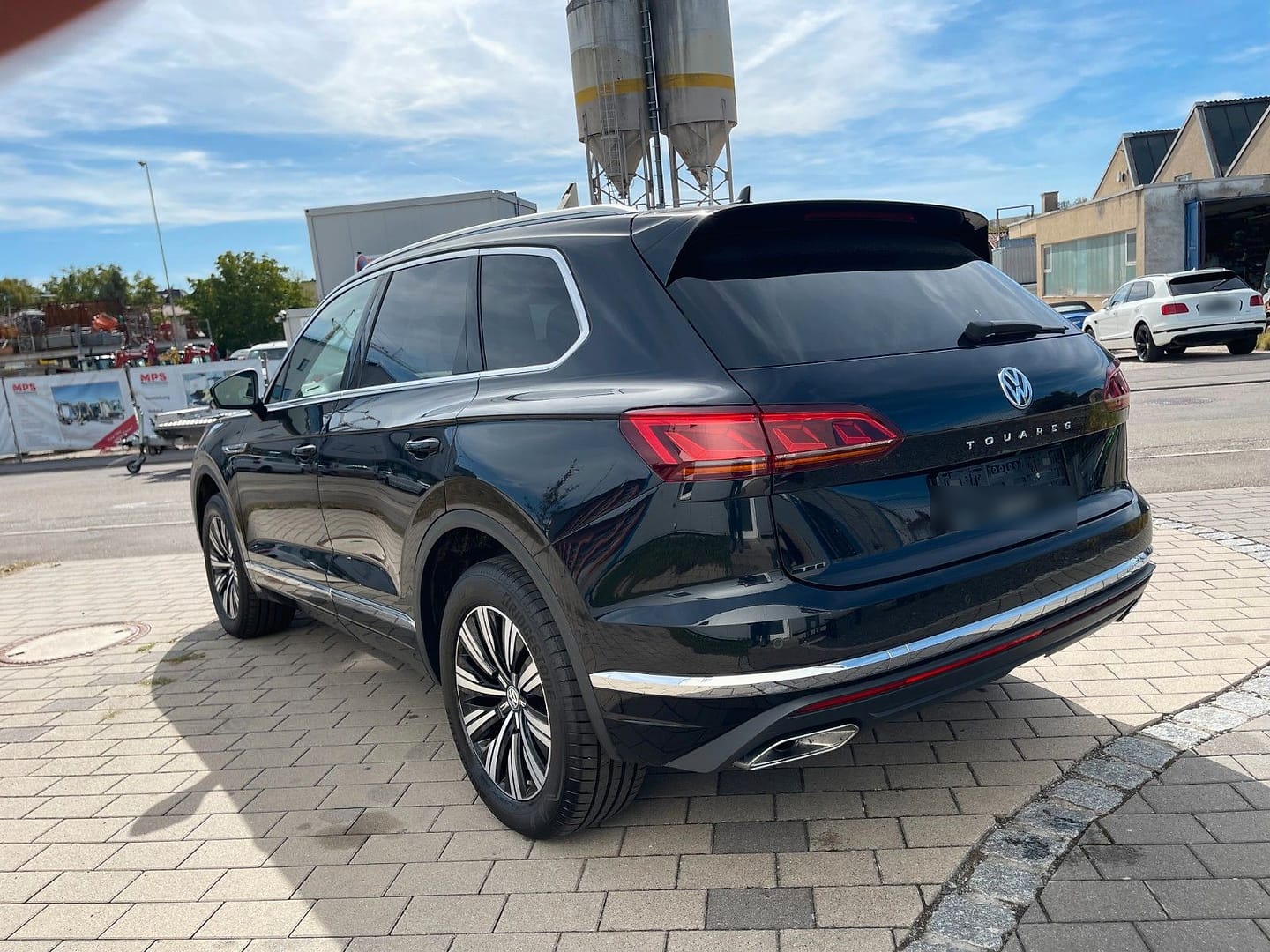 Volkswagen Touareg 3.0 V6 TDI 210kW 4MOT Tiptr. Elegance, schräg von hinten