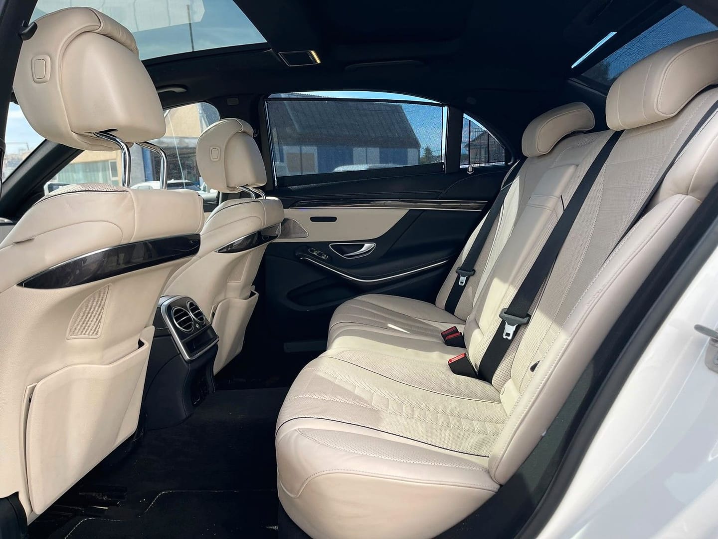 Mercedes-Benz S 560 4MATIC AMG, Innenraum: Rücksitze