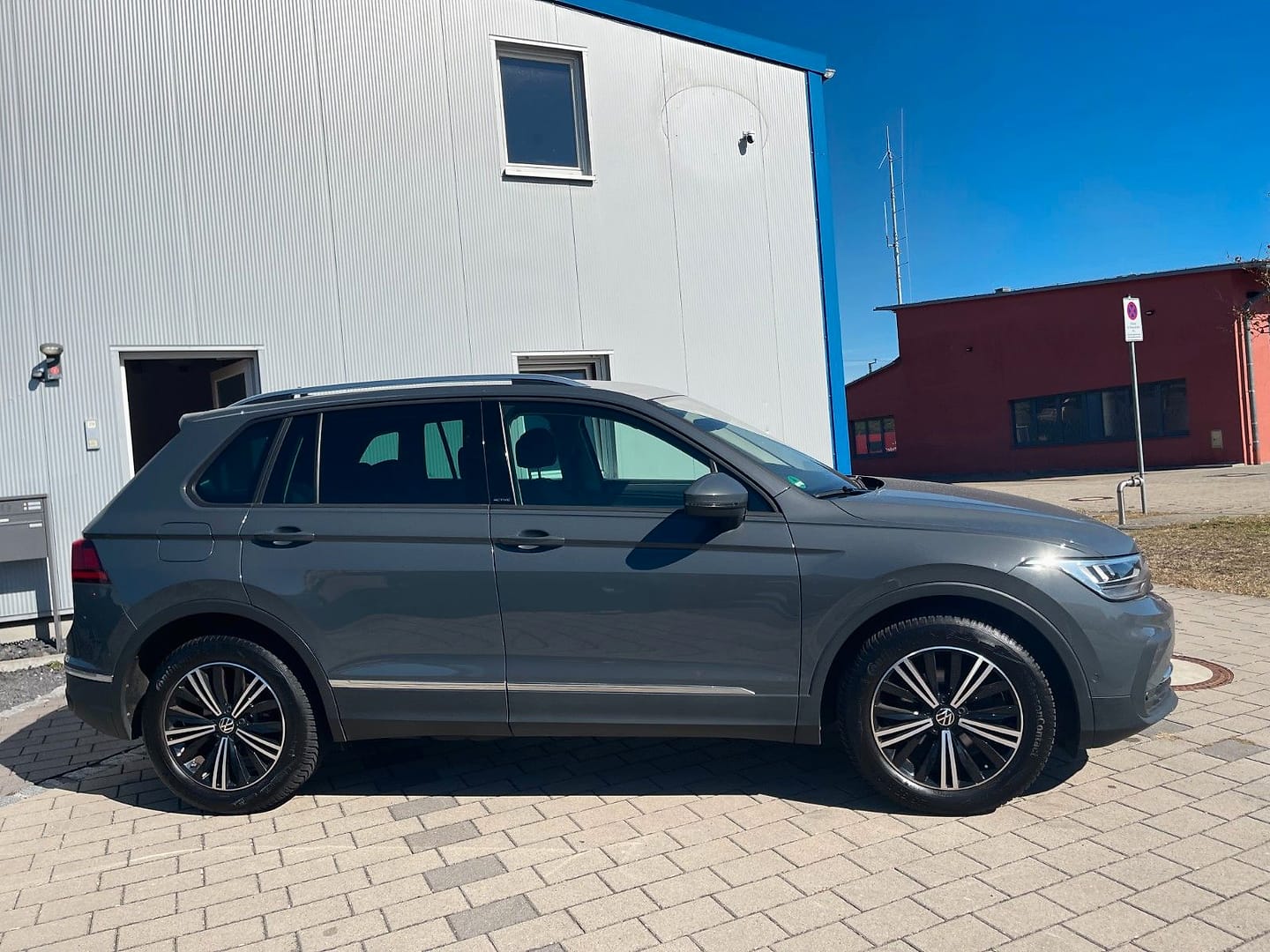 Volkswagen Tiguan Active, Seitenansicht
