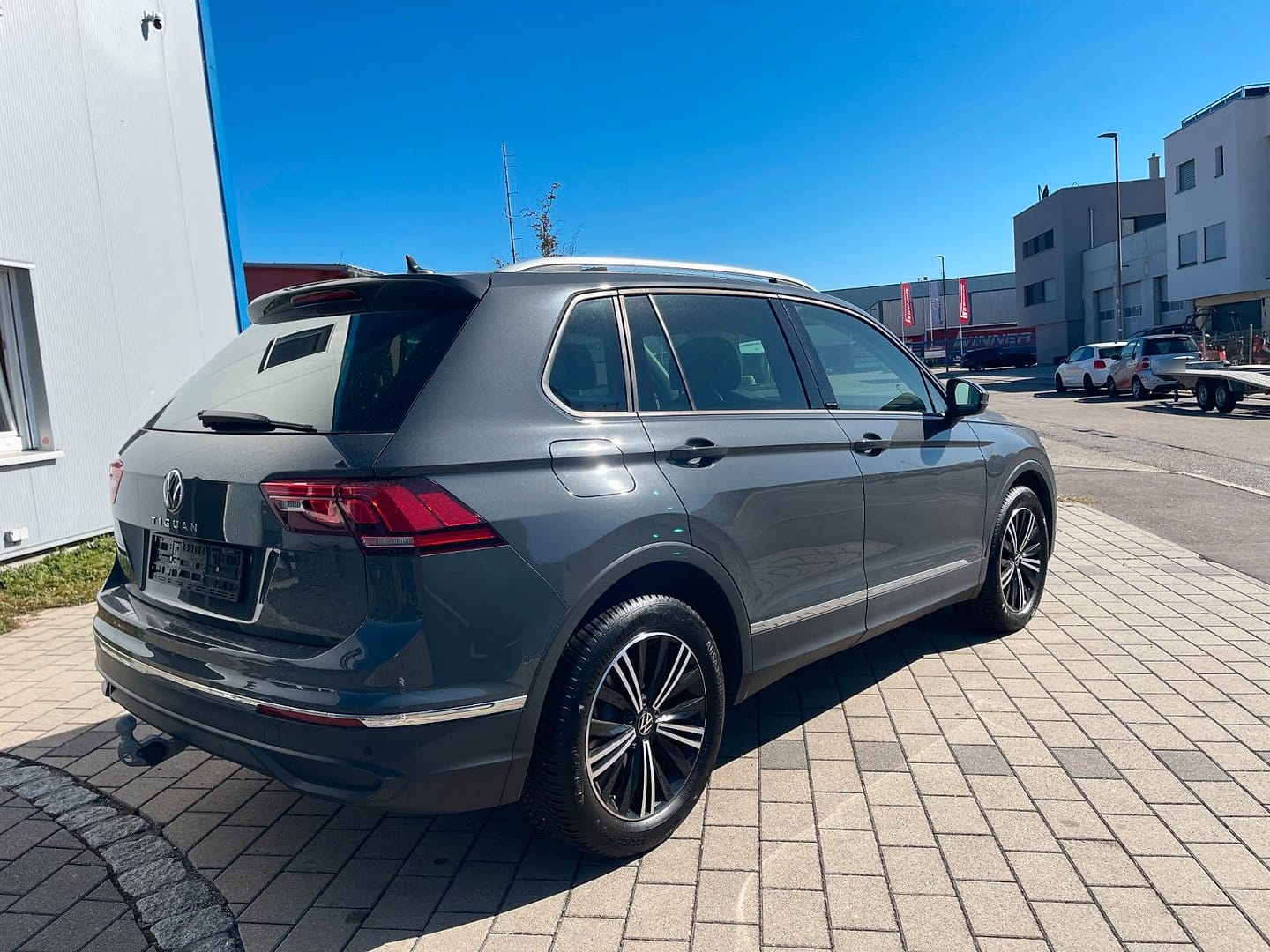 Volkswagen Tiguan Active, schräg von hinten