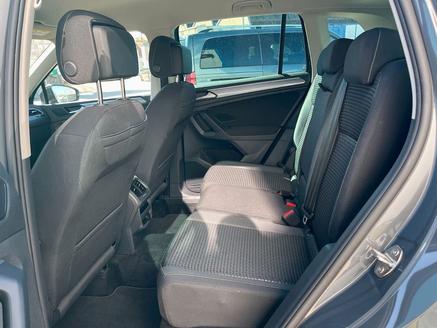 Volkswagen Tiguan Active, Innenraum: Rücksitze