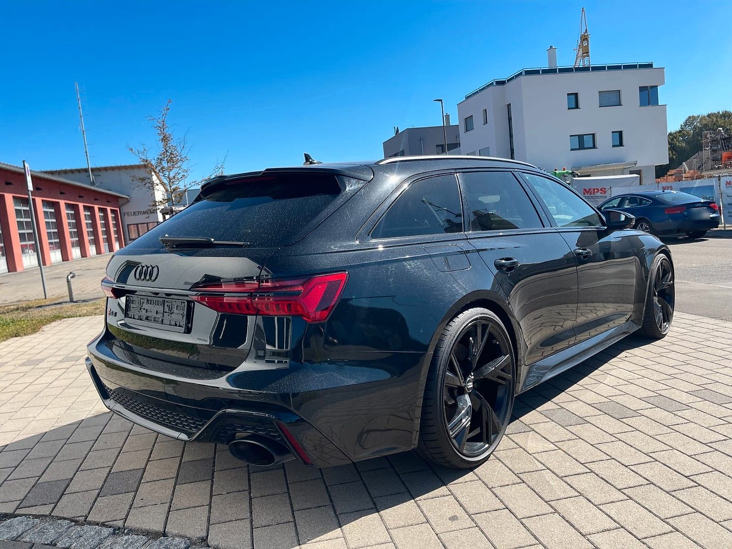Audi RS6 4.0 TFSI quattro, schräg von hinten