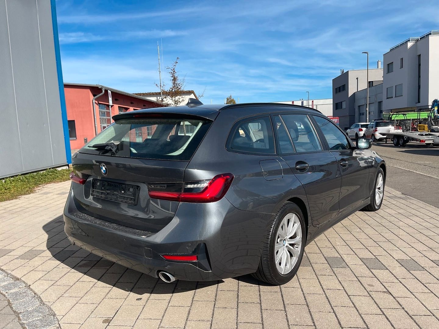 BMW 318 3 Touring 318 d Advantage, schräg von hinten