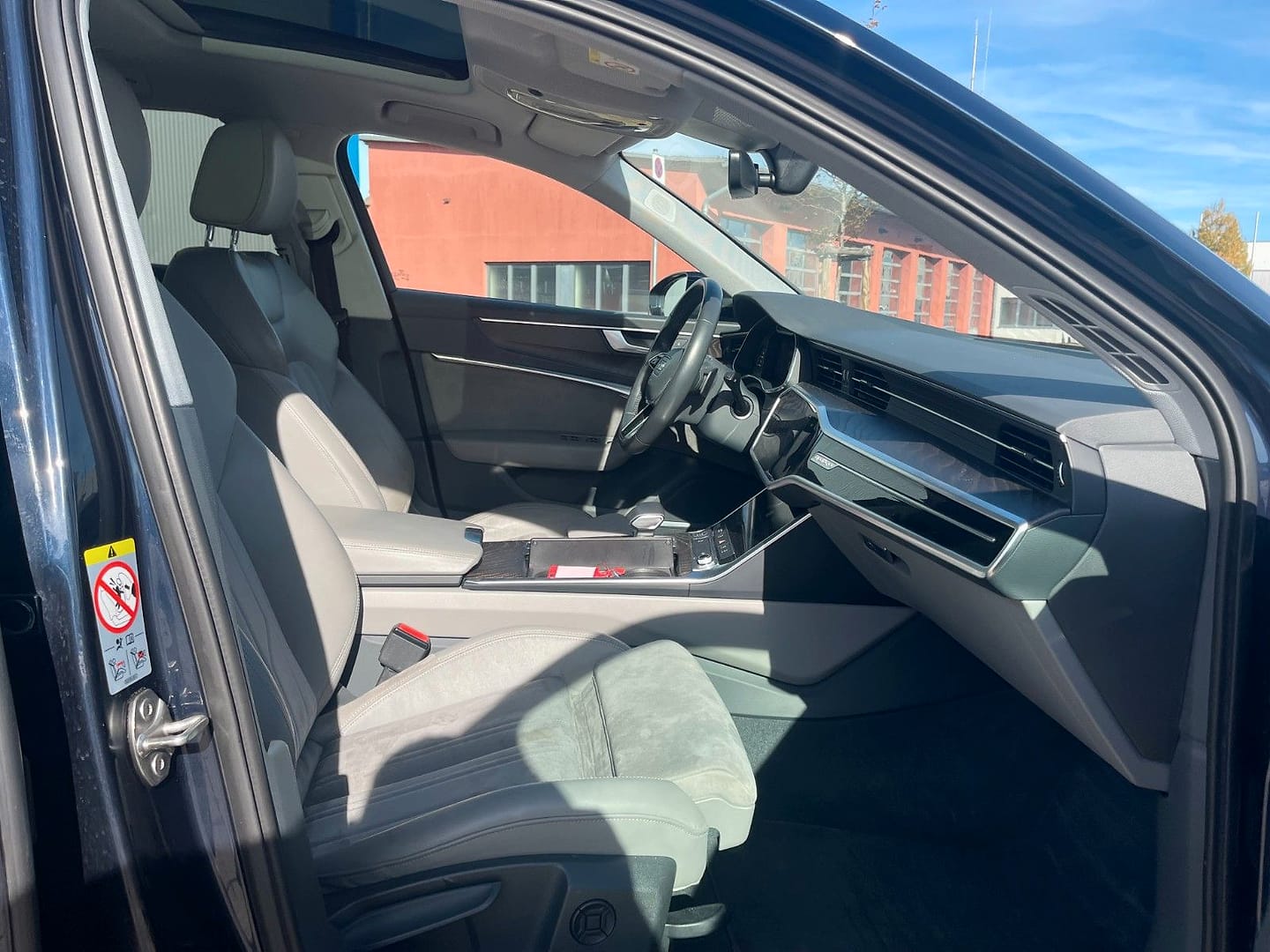 Audi A6 Avant 50 TDI quattro sport, Innenraum: Fahrersitz und Cockpit