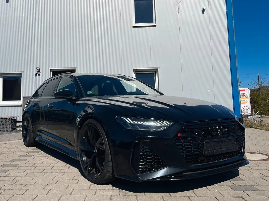Audi RS6 4.0 TFSI quattro, schräg von vorn