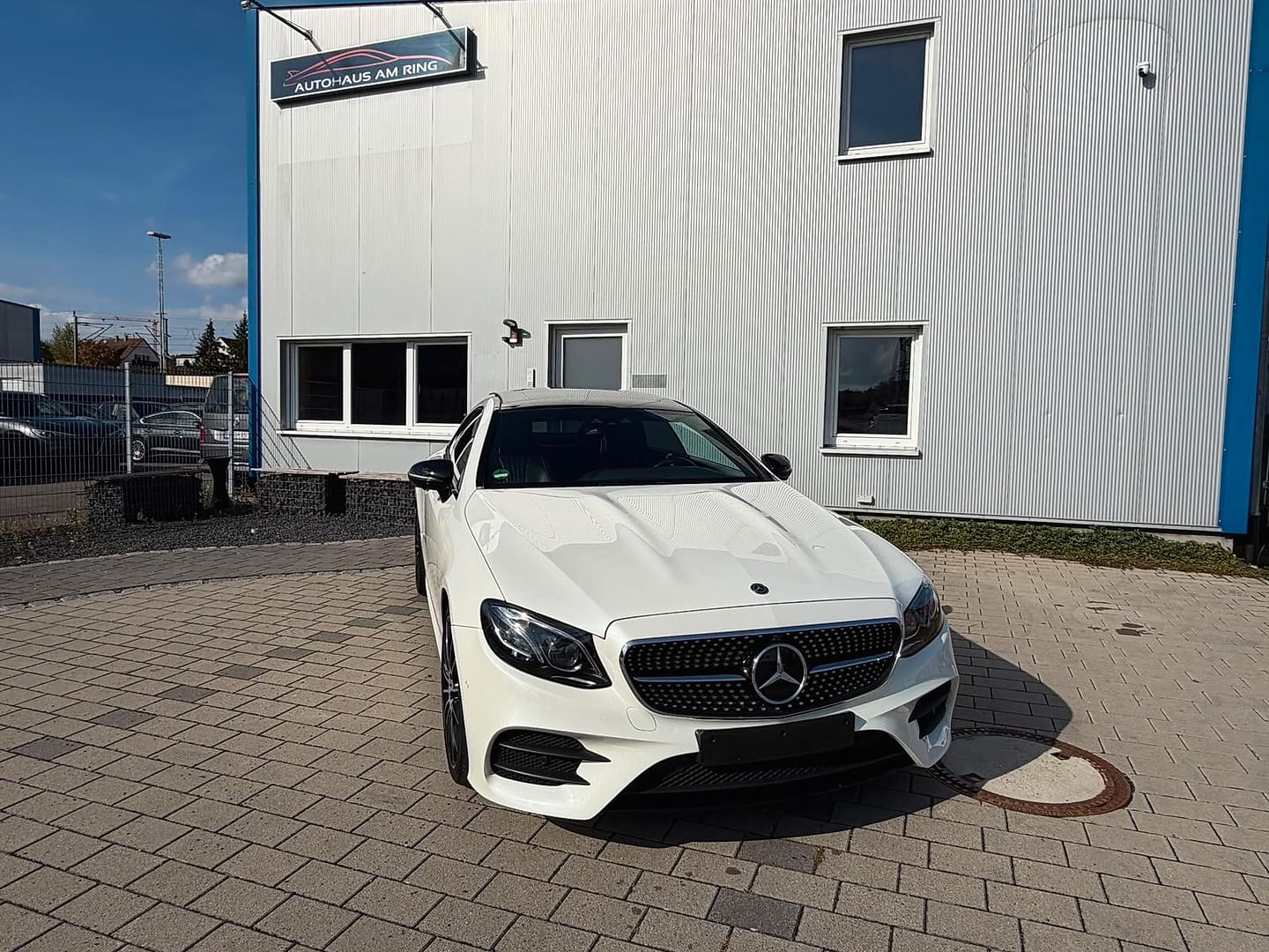 Mercedes-Benz E 300 Coupe AMG PANO Burmesta 20 Zoll, Foto 2 aus dem Inserat