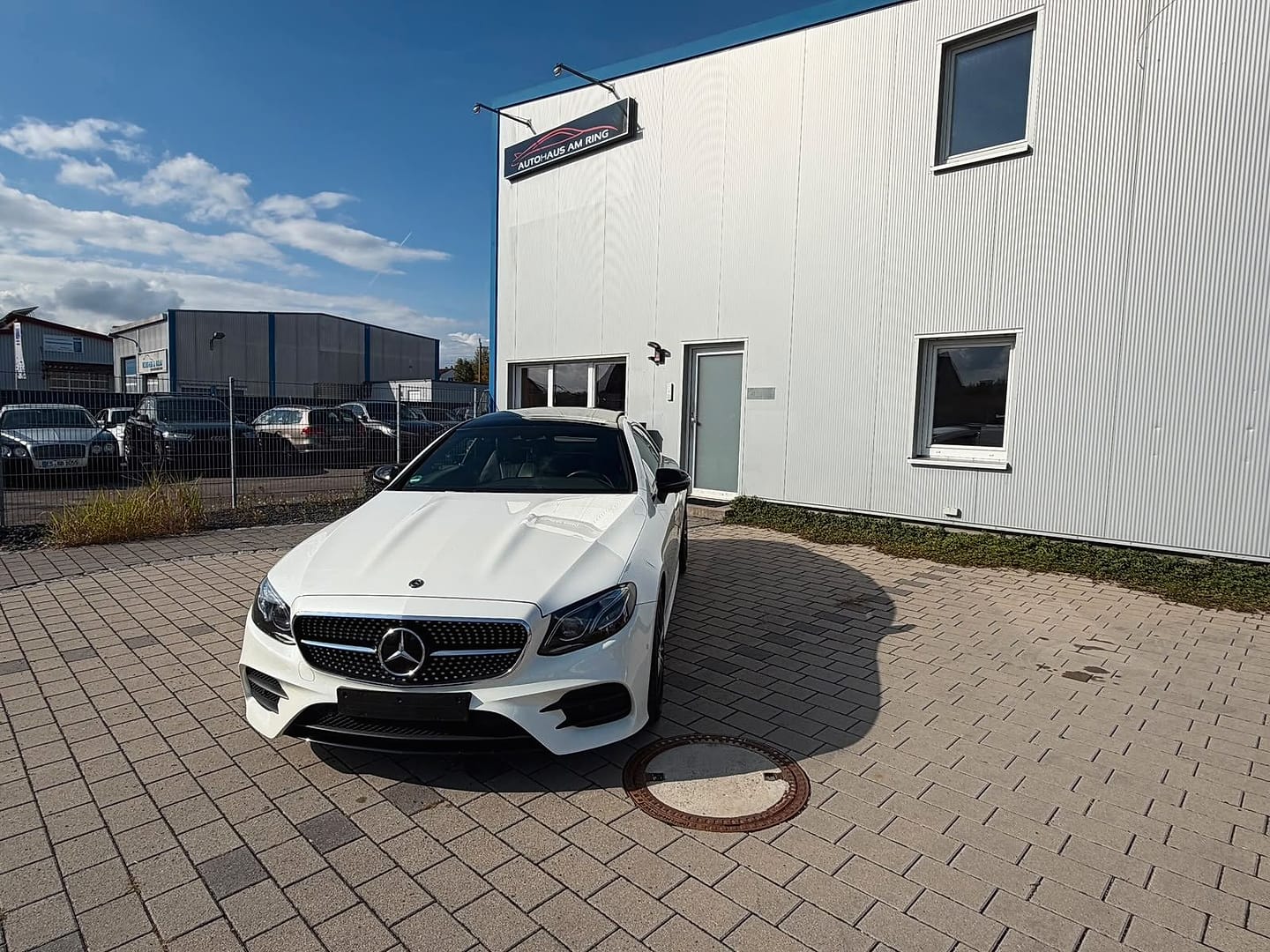 Mercedes-Benz E 300 Coupe AMG PANO Burmesta 20 Zoll, Foto 3 aus dem Inserat